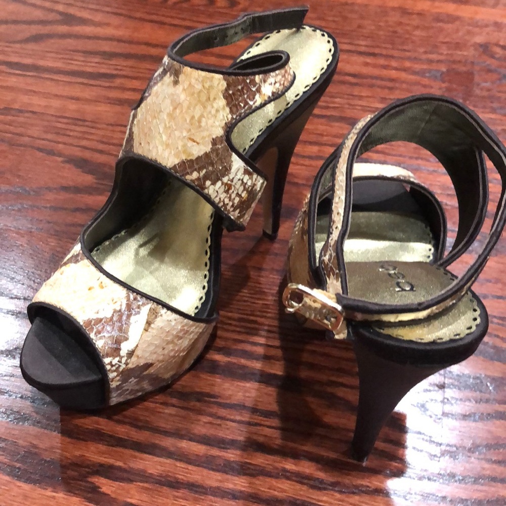 Shoes - Picture 3 of 4